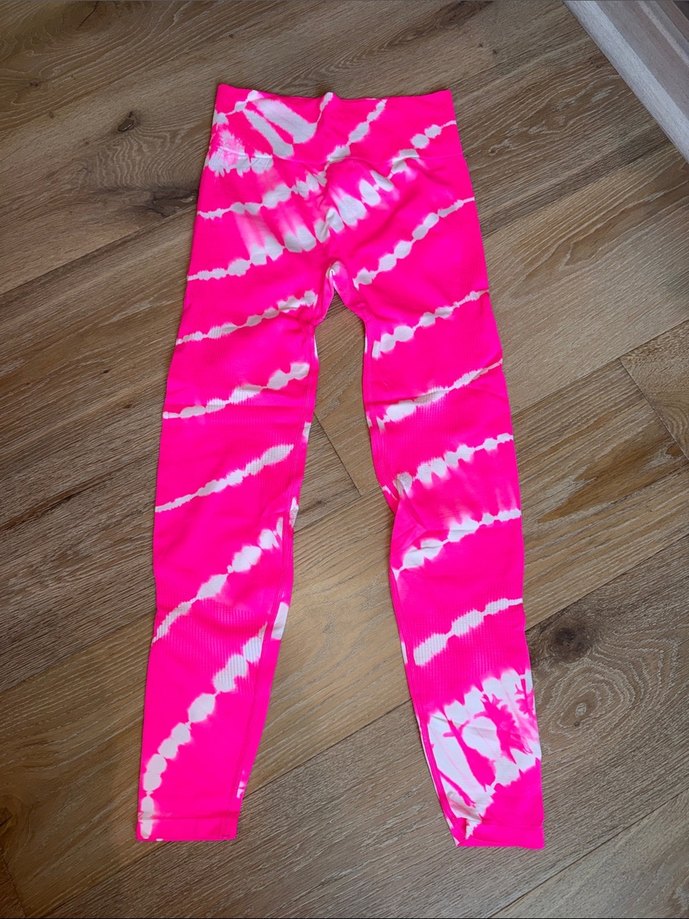 PINK Victoria's Secret Neon Pink & White Tie-Dye Seamless Leggings